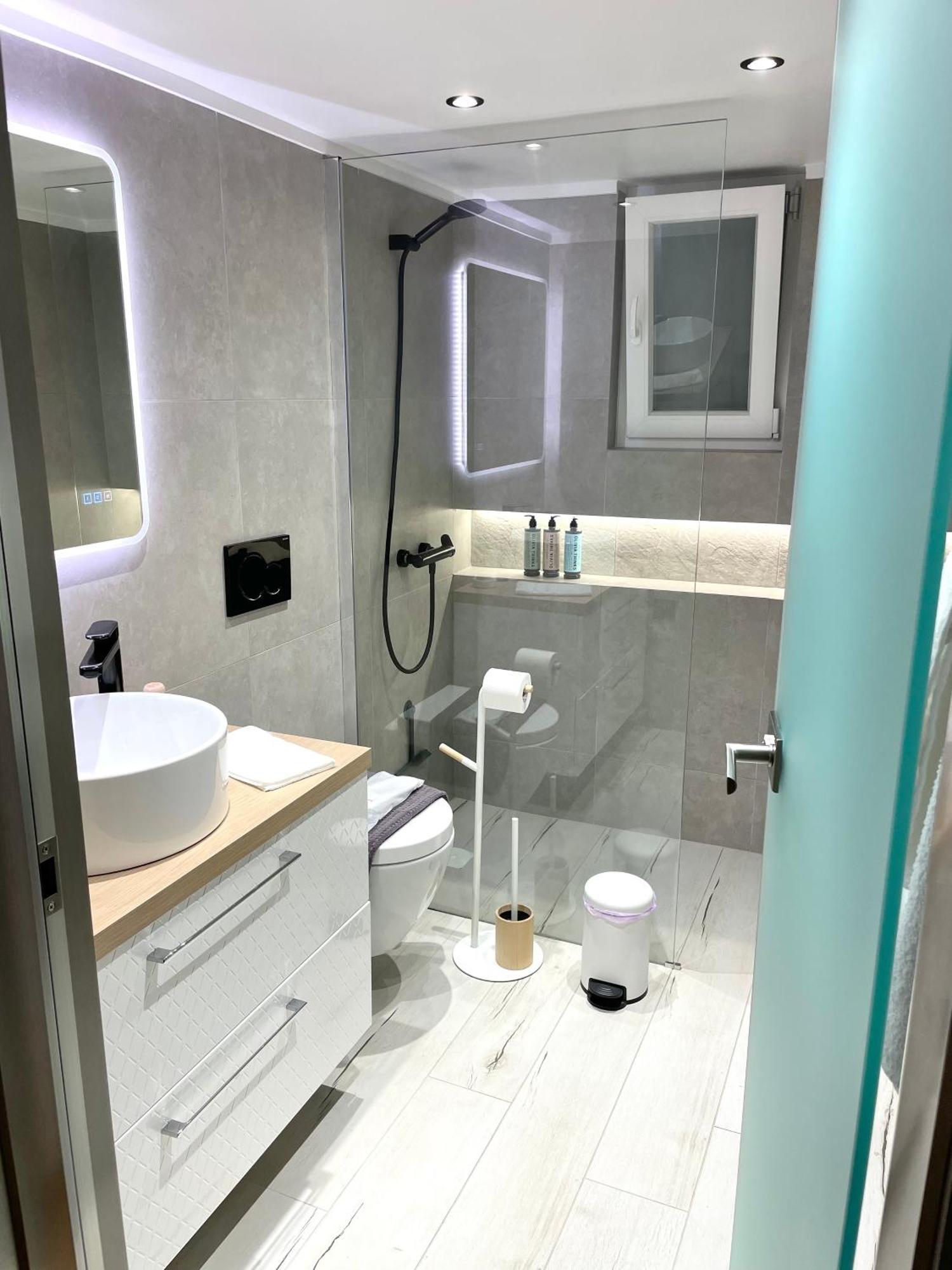 Apartment One Bedroom Modern In Lycabettus - 61sq Meters *
